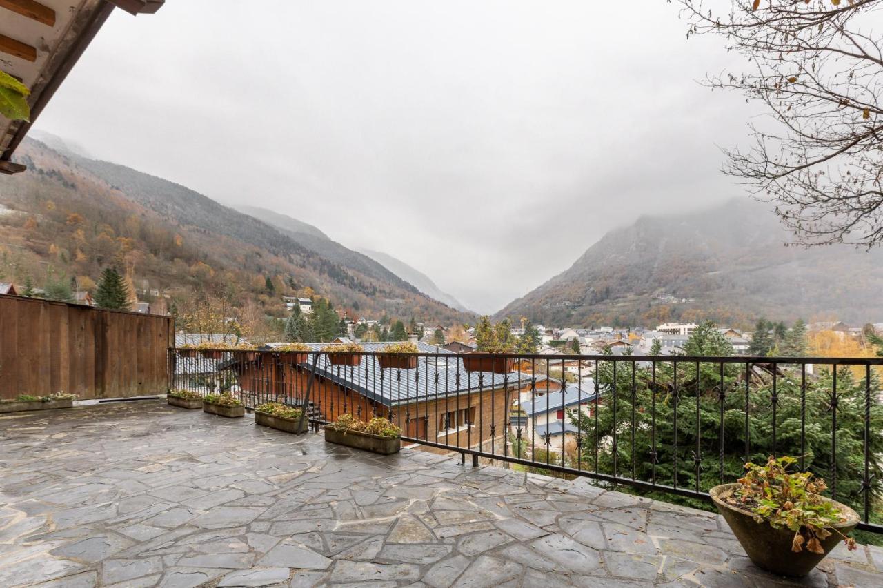Les Noisetiers Holiday home *